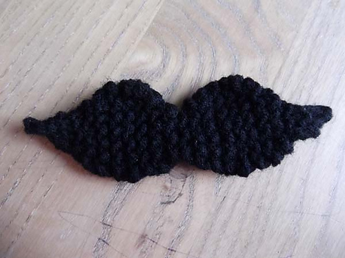 Knit Mustache photo 1