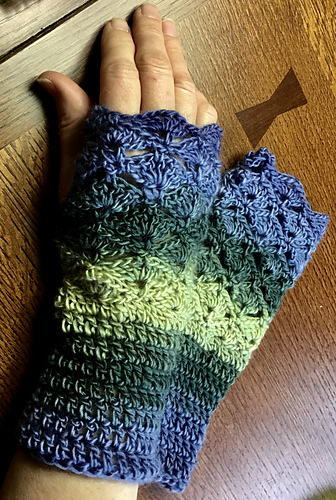 Fantail Stitch Votter - bymizmaggie