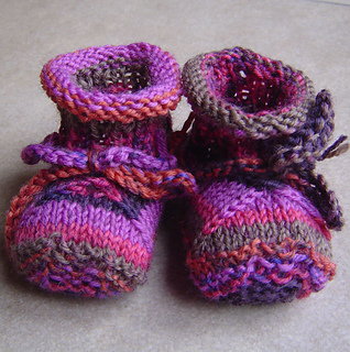 Ravelry: Keks Booties pattern by Silke R