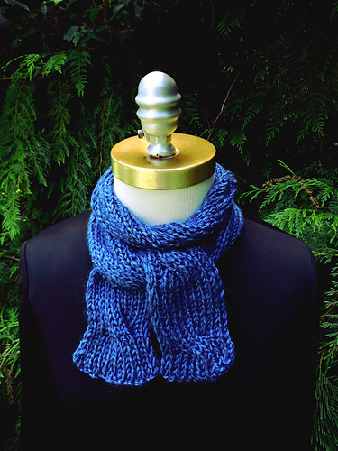 Elegant Reversible Cable Scarf photo 6