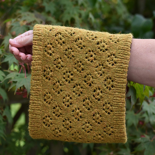 Whispering Circles Cowl