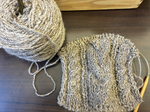 Keyhole Cable Scarf