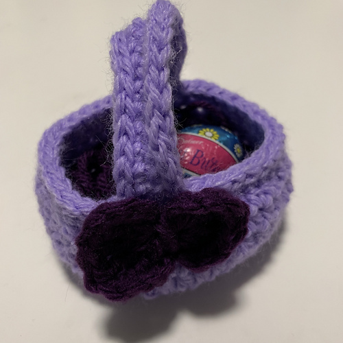 Ravelry Mini Easter Egg Basket pattern by Girlie D. de los Reyes