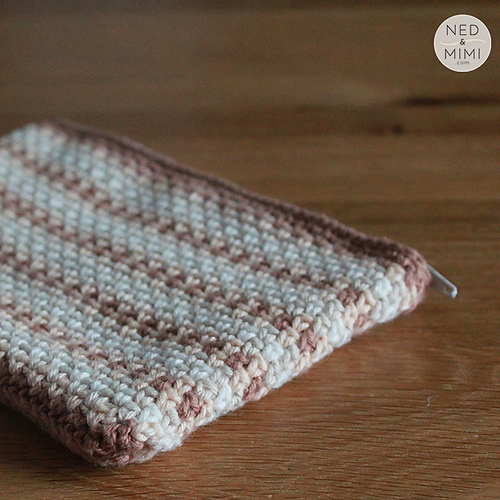 Moss Stitch Zipper Pouch photo 4
