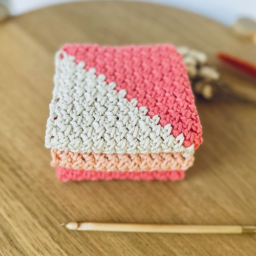 C2C Moss Stitch Washcloth photo 2