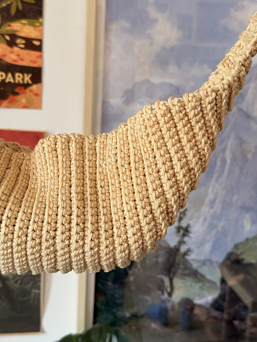 archer scrap yarn bag - crochet photo 5