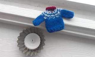 Ravelry: Mini Jumper Keychain / Mariusgenser nøkkelring pattern by