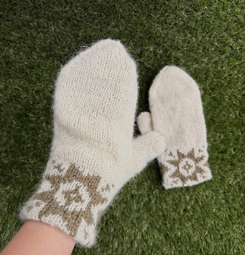 Mosaic star mittens