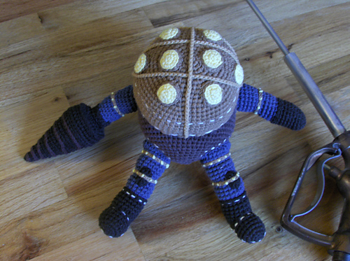 Bioshock 2 - Amigurumi Reproduction of Bouncer Big Daddy Doll found in Pauper's Drop and Persephone photo 2