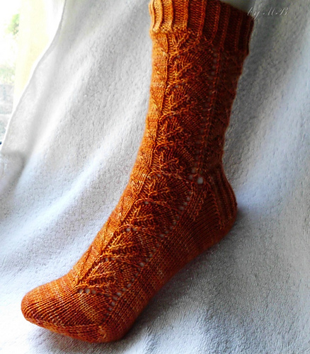 Ravelry: Treebeard Socks pattern by Claire Ellen