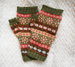 Ravelry: Fleur Fingerless Mitts pattern by Amanda Carrigan