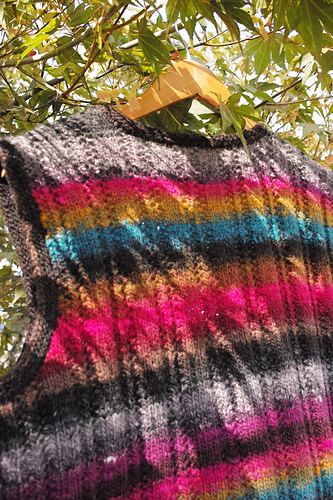 ＃5 Striped Pattern Vest（たて縞模様のＹネックベスト） 다른 모습 1
