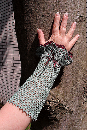 Sweetheart Wrist Warmers