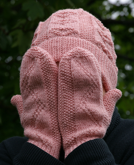 Panel Pattern Mitts and Hat