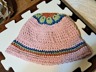 Child-size made with [Berroco] Remix Chunky(/yarns/brands/berroco).