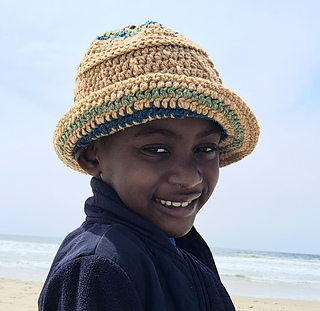 Child-size made with [Berroco] Remix Chunky(/yarns/brands/berroco) 