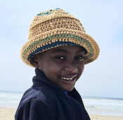 Child-size made with [Berroco] Remix Chunky(/yarns/brands/berroco) 