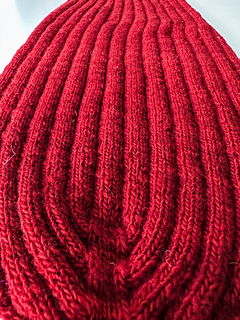 Summit 4+2 in Catskill Merino Lace in Tibetan Red, size C