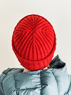 Summit 2+4 in Catskill Merino Lace in Geranium, size D on a 22 in (56 cm) head