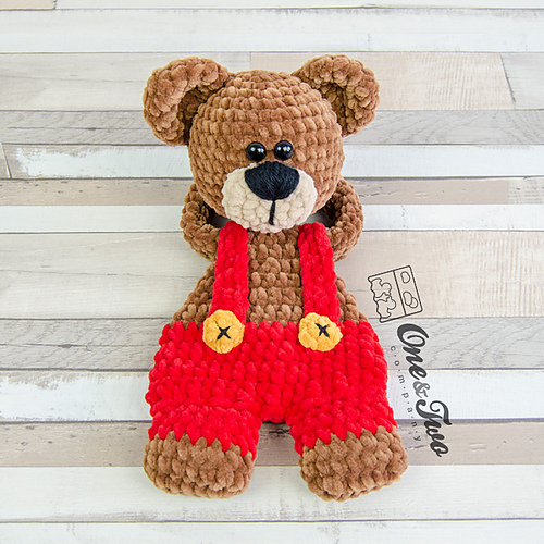 Ravelry Ben & Bianca Teddy Bear Cuddler pattern by Carolina Guzman