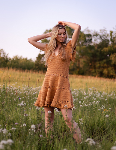 Gulltimens Solkjole - Kaitlin Barthold