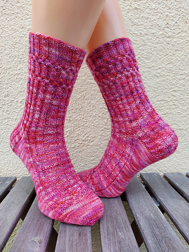 Ravelry: Sona pattern by Joanna Ignatius