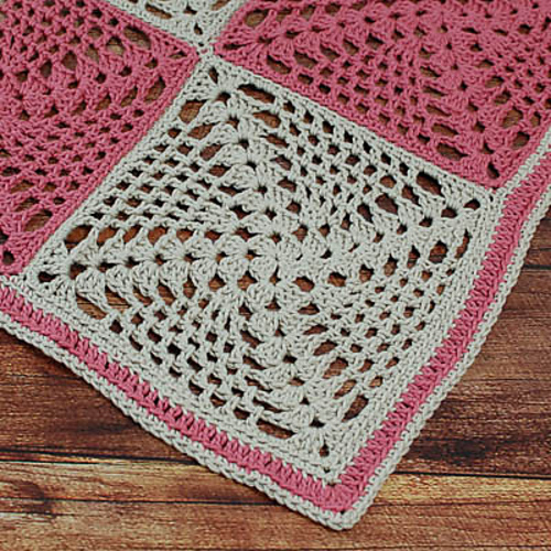 Retro-Chic Table Runner photo 2