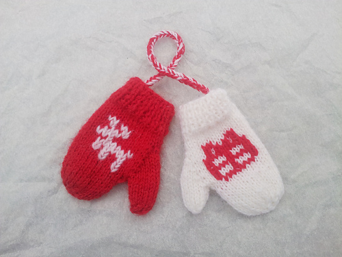 Christmas Mitten Ornament photo 1