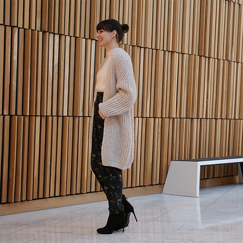 Ravelry Cozy Coat / Koslig jakke pattern by Anna & Heidi Pickles