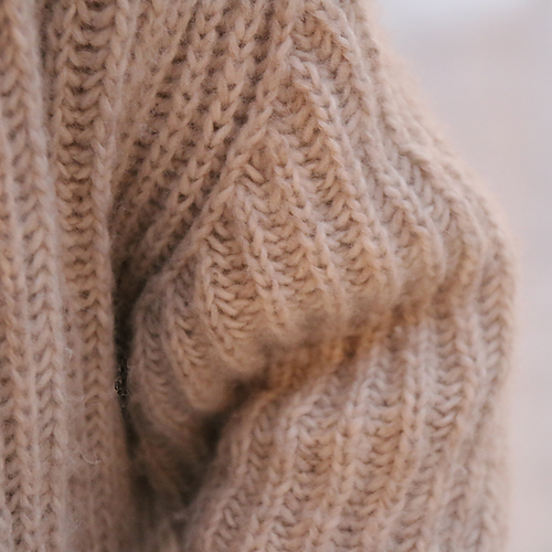 Ravelry Cozy Coat / Koslig jakke pattern by Anna & Heidi Pickles