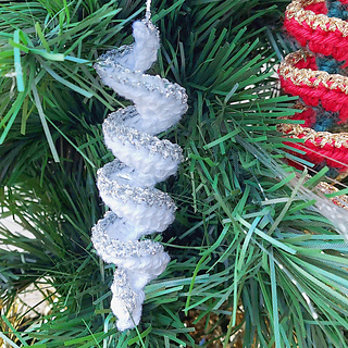Spiral icicle Christmas tree ornament