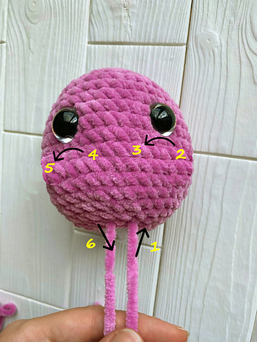 Lilla Drage Plush heklekos og leke - Anna Poltorak