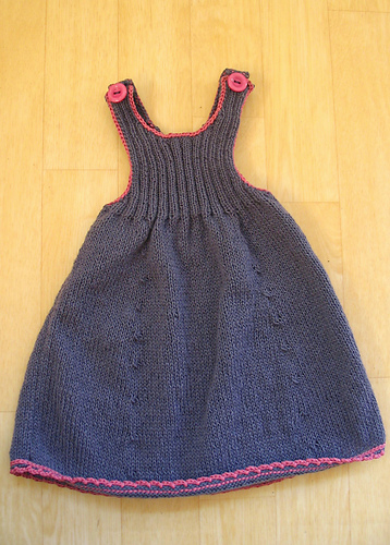 Ravelry Robe (Chat Bleu ou Chat Rose ?) pattern by La Droguerie