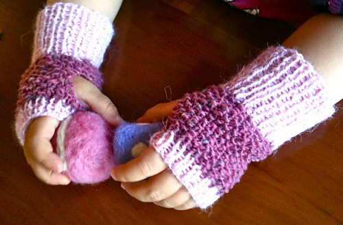 Together in Tweed - wristwarmers for mums and their kids photo 2