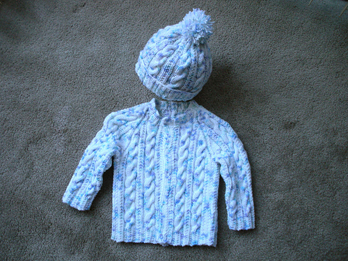 Raglan Cables Set: Cardigan and Hat photo 3