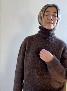 Yarns (one strand of both yarns): Tynn Peer Gynt by Sandnes Garn 
5 (5, 5, 6) (6, 6, 7) balls,
Soft Fine by Isager
6 (6, 7, 7) (7, 8, 8) balls,
This sample is knitted in color 3085 and E8S (Brown).