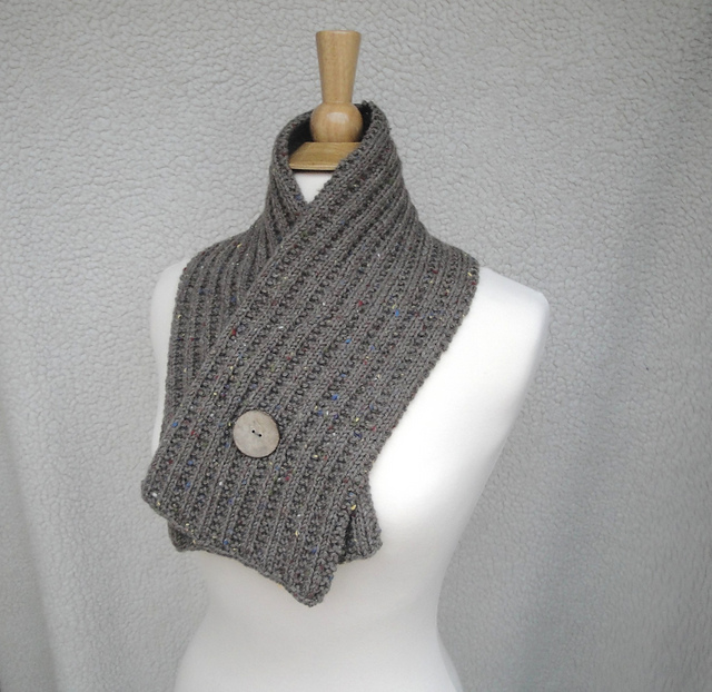 Ravelry Button Wrap Scarf pattern by Emily Johannes