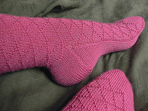 Ravelry: Gentleman's Sock with Lozenge Pattern pattern by Nancy Bush