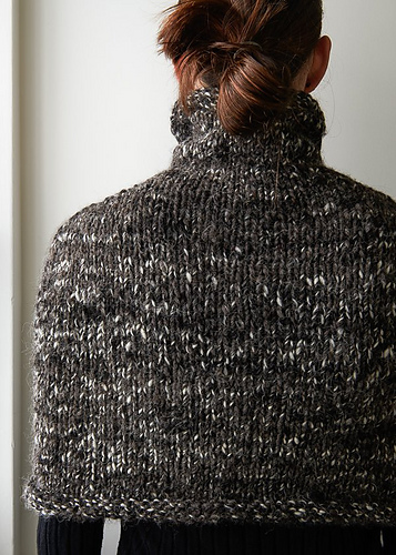 Mountain Capelet in Shepherdess Alpaca photo 3
