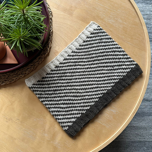 Two Ball Twister Cowl