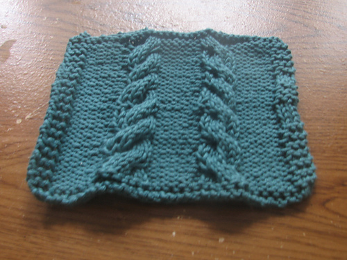 Easy Cabled Dishcloth photo 1