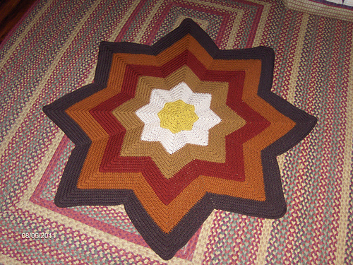 Ravelry: Bright Lights Round Ripple 8 points pattern by Donna Mason-Svara