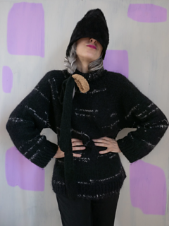Size S.
25 cm/9.75 in Ease at the bust.