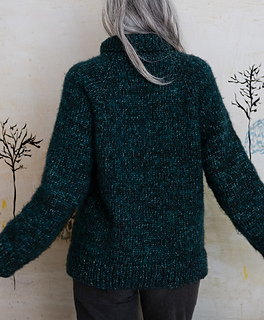 Size S, with a smaller gauge. 15 cm/6 in Ease at the bust.