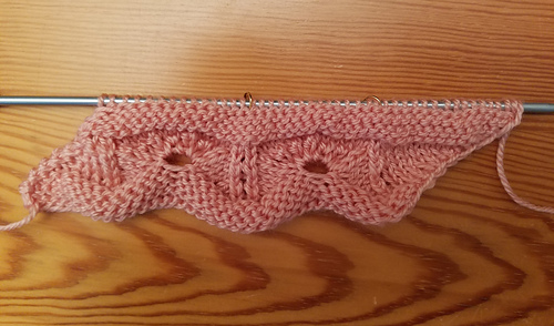 Sample of the lace panel with two 14 st lace units.