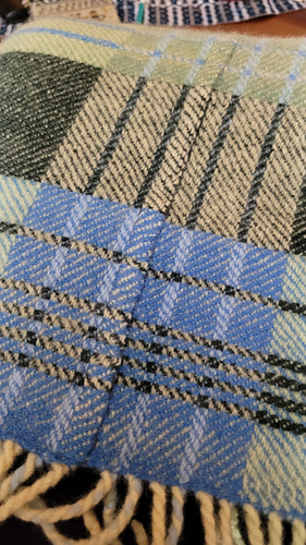 closeup of seam...not quite matchymatchy in spots...