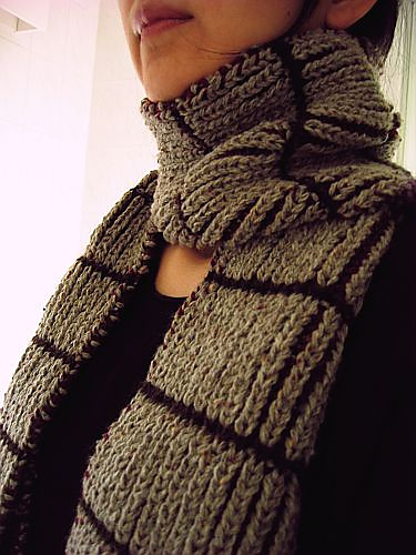 Ravelry: Cedar/ Elin Scarf (エリン・スカーフ) pattern by Helga Isager