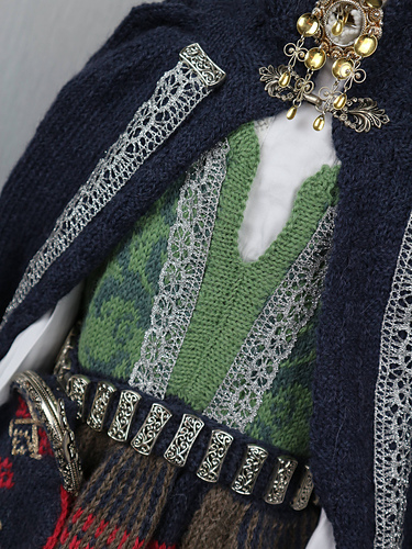 Cape til festdrakt eller bunad 2-12 år - Rita Elin Haugnes