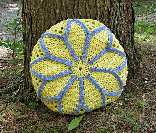 Nine Petal Daisy Potholder photo 10