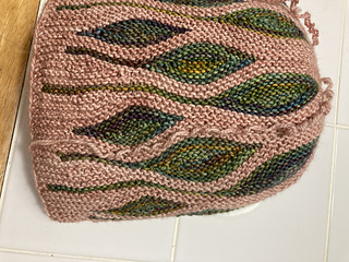 Yarn tail along graft area